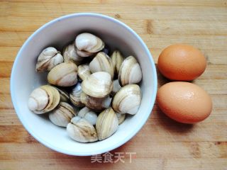 【顶级厨师】------蛤蜊蒸蛋的做法步骤：1