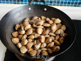 铁锅蛤蜊的做法步骤：3