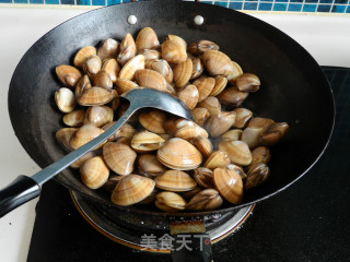 铁锅蛤蜊的做法步骤：4