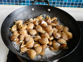 铁锅蛤蜊的做法步骤：6
