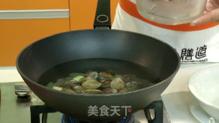 蛤蜊节瓜汤的做法步骤：2