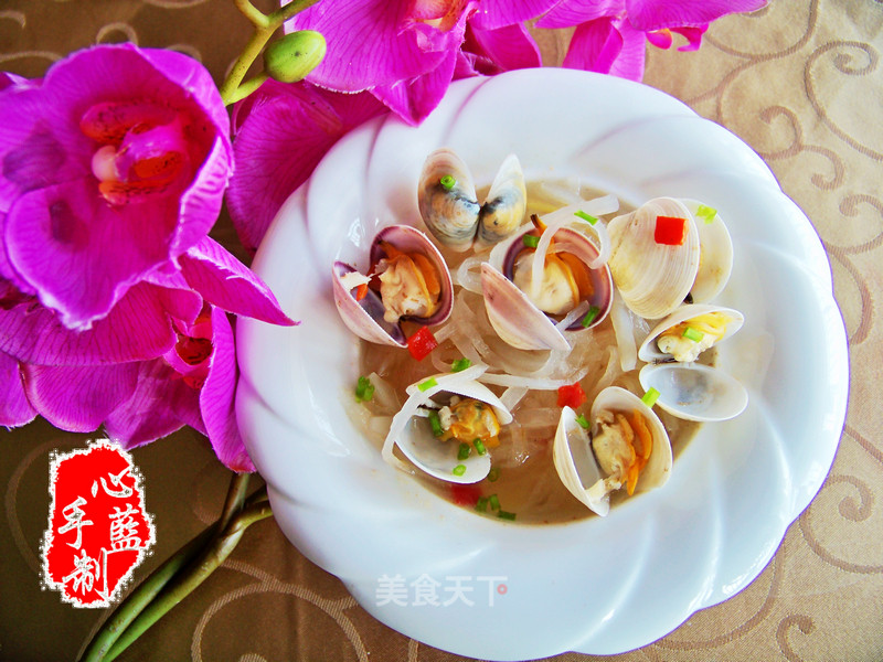 心蓝手制私房菜【有海水味的蛤蜊烩银丝】——原始的纯真的做法