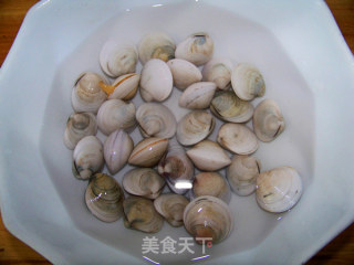 心蓝手制私房菜【有海水味的蛤蜊烩银丝】——原始的纯真的做法步骤：1