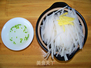 心蓝手制私房菜【有海水味的蛤蜊烩银丝】——原始的纯真的做法步骤：2