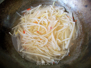 心蓝手制私房菜【有海水味的蛤蜊烩银丝】——原始的纯真的做法步骤：7