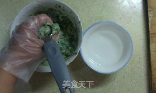 鲜的没得比蛤蜊荠菜鱼丸汤的做法步骤：10