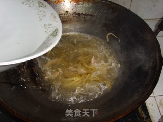 蛤蜊榨菜滋补汤的做法步骤：4