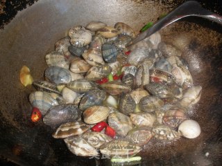 辣炒蛤蜊的做法步骤：3