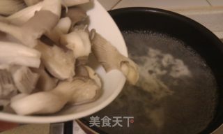鲜菇蛤蜊汤的做法步骤：8