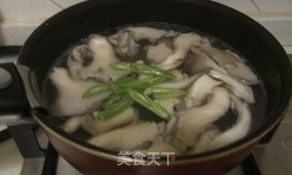 鲜菇蛤蜊汤的做法步骤：9
