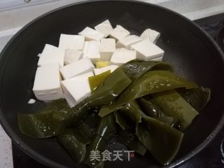 豆腐海带汤的做法步骤：4