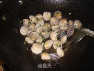 天下第一鲜——蛤蜊豆腐汤的做法步骤：5