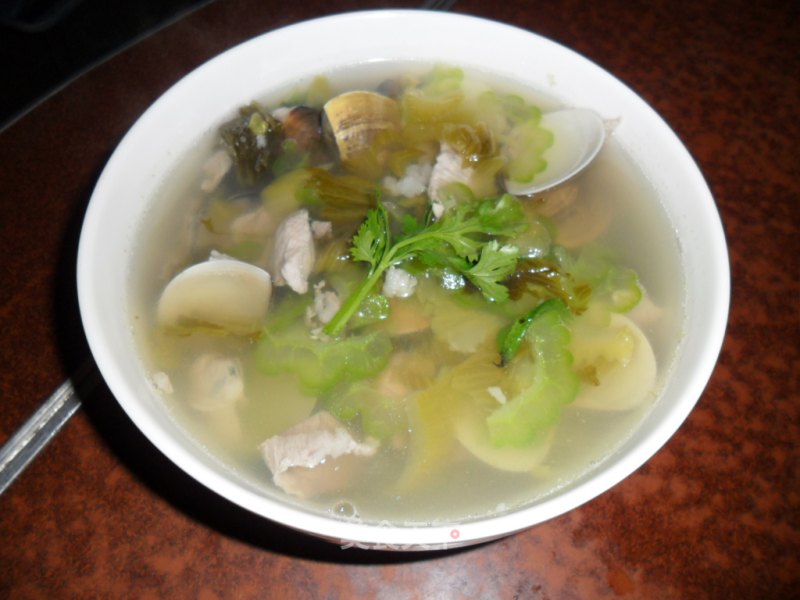 酸菜苦瓜蛤蜊汤的做法