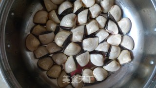 姜葱炒蛤蜊的做法步骤：2