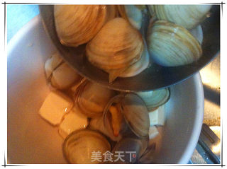 味增蛤蜊豆腐汤的做法步骤：4