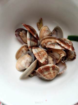 足料超滑嫩蛤蜊蒸蛋的做法步骤：1