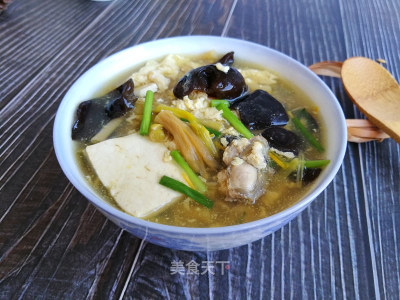 木耳黄花牡蛎汤的做法