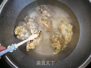 【烟台】金蒜剁椒蒸牡蛎的做法步骤：2