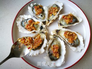【烟台】金蒜剁椒蒸牡蛎的做法步骤：9