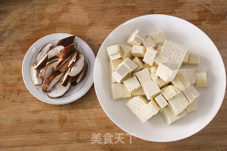 牡蛎豆腐汤的做法步骤：1