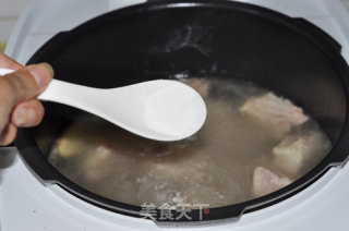 蔬菜鲍鱼排骨汤的做法步骤：13