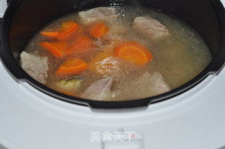 蔬菜鲍鱼排骨汤的做法步骤：18