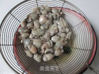 莲藕牡蛎煲乌鸡的做法步骤：6