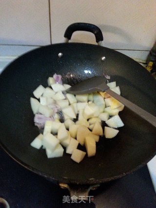 鲍鱼炖土豆的做法步骤：3