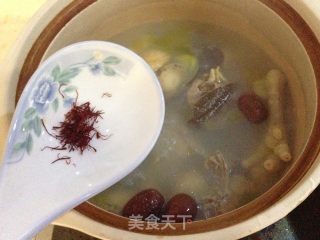 藏红花鲍鱼鸡汤的做法步骤：5