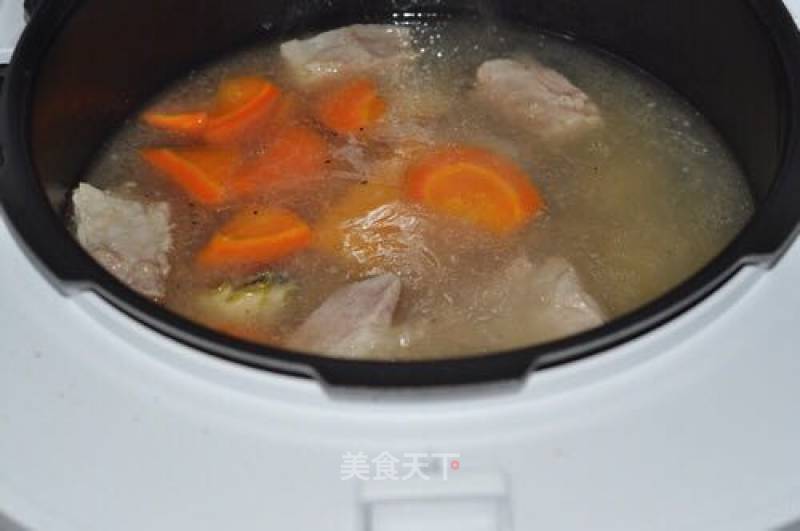 蔬菜鲍鱼排骨汤的做法