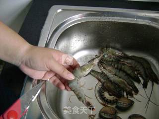 硬菜--鲍鱼吮指虾的做法步骤：2