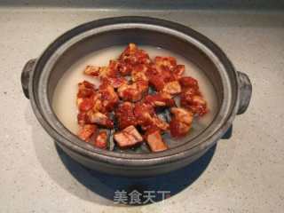 开心果姐姐肽食疗法经典菜式黑金鲍鱼土猪肉肽米煲仔饭的做法步骤：3