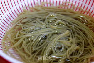 日式章鱼海藻面的做法步骤：3