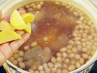 【冬季养生菜】章鱼猪手莲藕汤的做法步骤：6