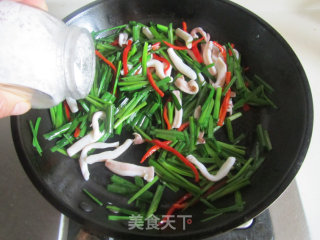红椒韭菜鱿鱼的做法步骤：7