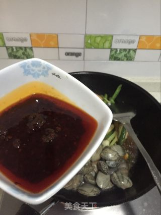 【常德】鲜鱿花蛤香辣锅的做法步骤：7