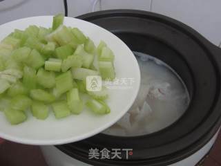 芹菜海鲜砂锅粥的做法步骤：9