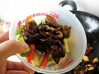 海鲜麻辣香锅的做法步骤：15