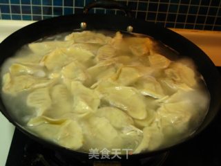 白菜三鲜水饺的做法步骤：16