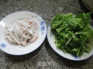 小白菜鱿鱼汤的做法步骤：1