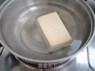 鱼香鱿鱼豆腐的做法步骤：2