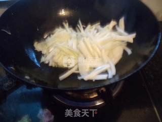 鱿鱼白菜肉丝的做法步骤：11