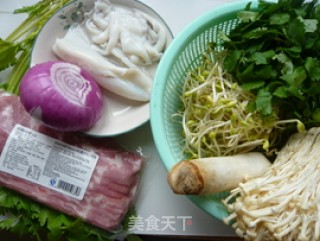 风靡街头的大锅菜——炒什锦的做法步骤：1
