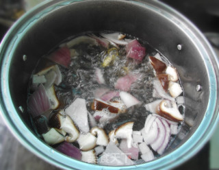 健脾袪湿--洋葱海鲜汤的做法步骤：4