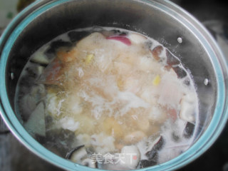 健脾袪湿--洋葱海鲜汤的做法步骤：5