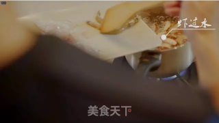 鲜虾鱿鱼菇的做法步骤：5