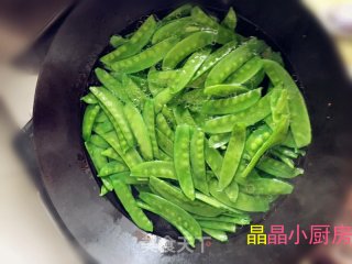 冬天来了，给家人餐桌加点绿色新鲜的鱿鱼四季豆的做法步骤：3