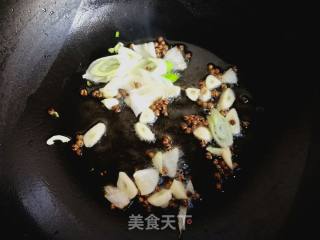 青红椒炒贝肉的做法步骤：5