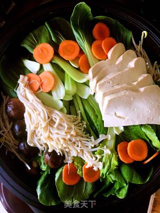 韩日蔬菜海鲜营养锅的做法步骤：2