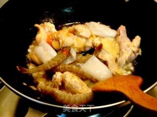 西班牙海鲜锅仔饭的做法步骤：6